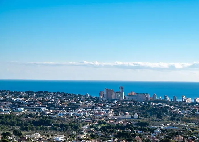 Guzman - Cucarres Willa *