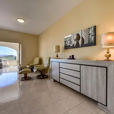 Guzman - Cucarres Villa