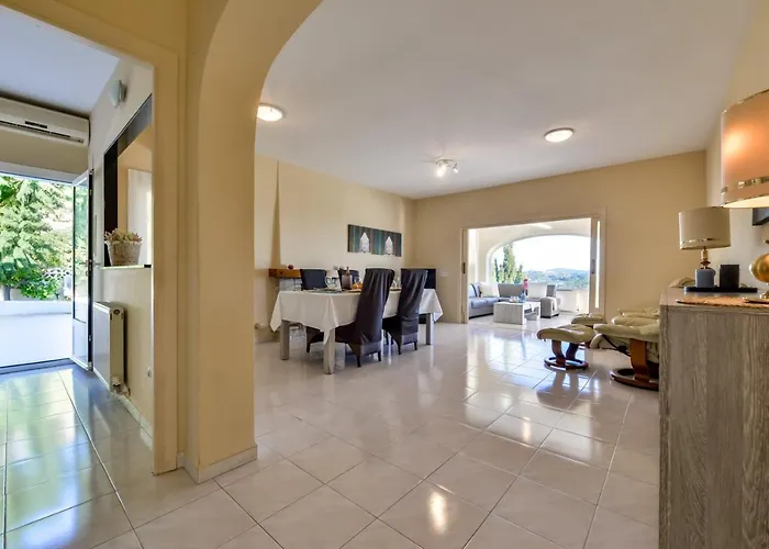 Vila Guzman - Cucarres *