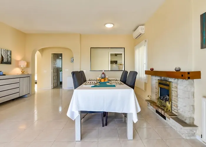 Vila Guzman - Cucarres