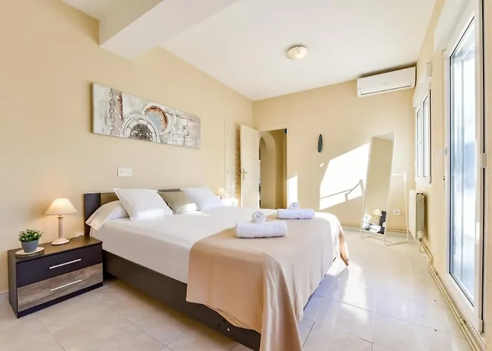 Guzman - Cucarres Vila Calpe